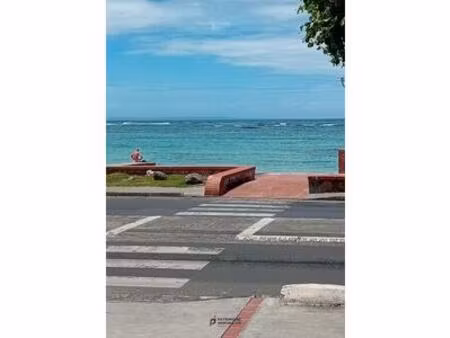 location local sainte anne  guadeloupe