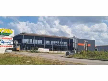 a louer local commercial matoury de 76 à 335 m2  guyane