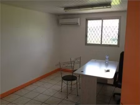 bureau de 20 m² climatise - riviere salee  martinique