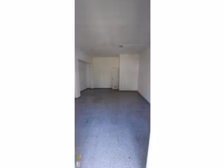 a louer local commercial de 27 m2 au centre ville saint andré  réunion