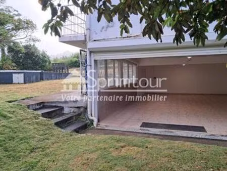 saint-claude -à louer local professionnel lumineux de 60 m  guadeloupe