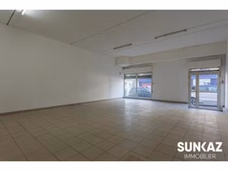 saint pierre centre - local commercial 70 m²- loyer 1 300 € ht  réunion