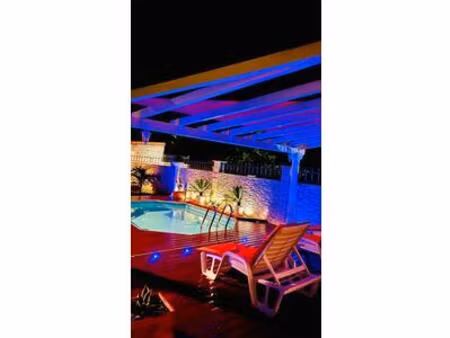 à louer : villa meublée 4 chambres avec jardin et piscine privée ? 150 m²  martinique