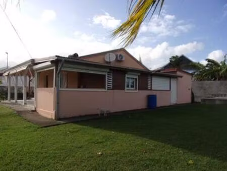 sainte-anne - a vendre - maison de plain pied de type t4  guadeloupe