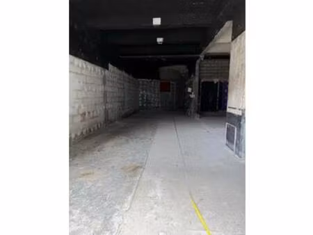 a vendre  fort de france  depot de 70m2 brut  martinique