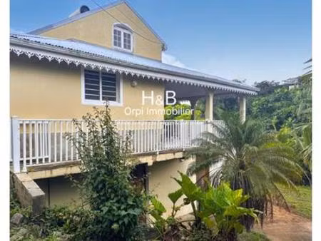 à vendre – villa avec 3 logements indépendants – vue nature  martinique