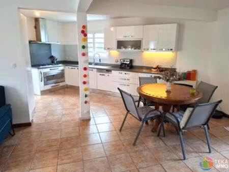 a vendre villa f5 spacieuse et lumineuse  idéalement située entre sainte-suzanne et saint 