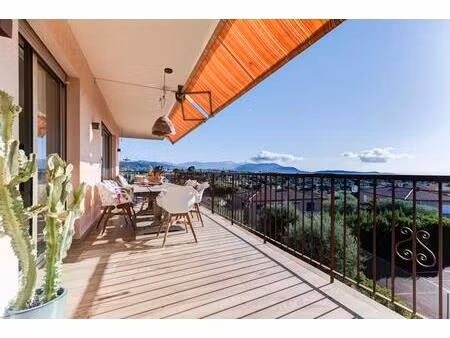 5 pieces 141m² deriner étage 70m² de terrasse stationnements