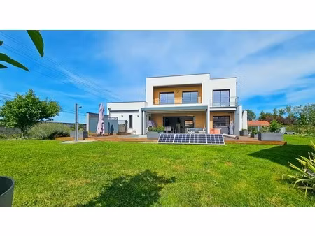 maison contemporaine avec double garage et prestations de qualité à vendre 6 pièces momere