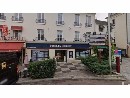 au coeur du centre de sceaux  une boutique de 119 m² de plain-pied à louer