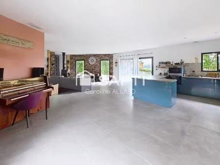 maison récente de plain-pied sur une parcelle de 963m²