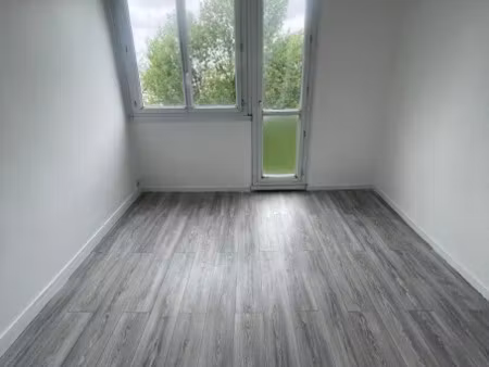 location appartement 4 pièces 60 m² à noisy-le-grand (93160)  1 450 €