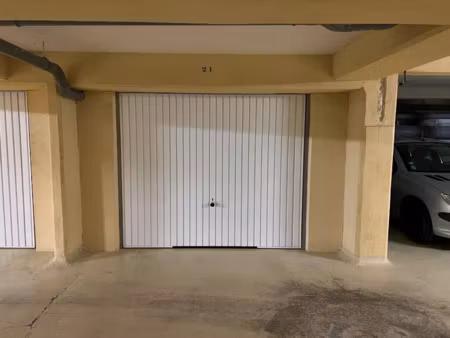 location parking 15 m² à villeneuve-loubet (06270)  100 €