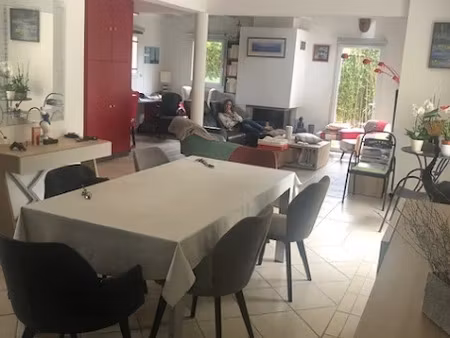 location meublée maison 4 pièces 164 m² à pornic (44210)  1 700 €