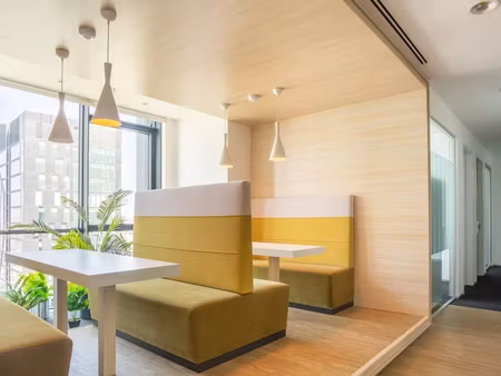 location meublée locaux professionnels 5 m² à bourges (18000)  119 €