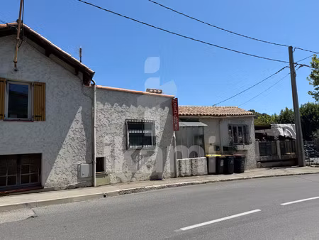 ensemble immobilier avec du potentiel à châteauneuf-grasse