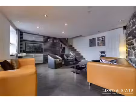 opportunité rare : chalet savoyard du xviii? siècle à tign