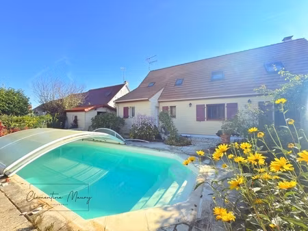 à vendre – maison rénovée avec piscine couverte  proche vendôme