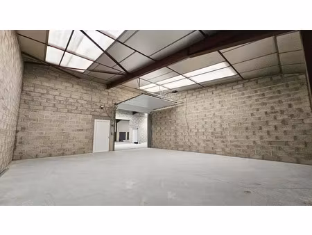 artisan - pme - locaux / entrepôt - stockage de 42m2 à 70m2 - plusieurs lots - grande haut
