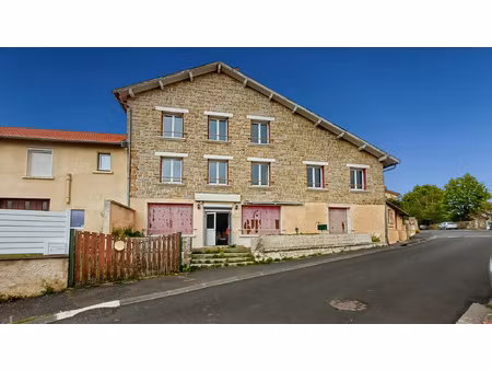 à vendre immeuble ancien hôtel à rénover saint-genès-cha