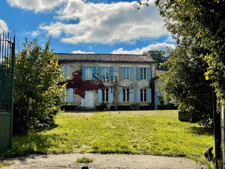 a 5 min de cognac  demeure de xixème siècle