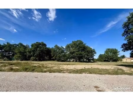 terrain 1 053 m² fabas