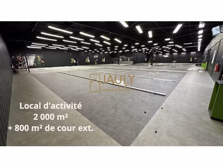local d'activité en zone commerciale 2 800 m²