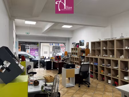 à louer local commercial 73 m2 en rez-de-chaussée pointe
