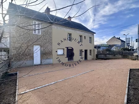 maison à réhabiliter avec jardin et parking