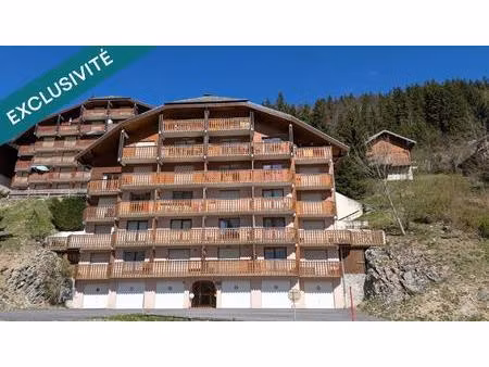 studio cabine de 22 m2 avec balcon exposé sud et casier à ski offrant une vue dégagée sur 
