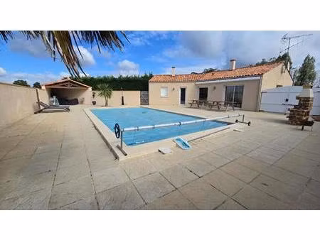 belle propriété avec maison de plain-pied de 144m²