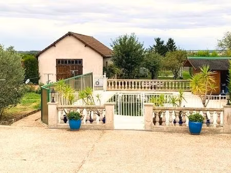 maison familiale avec piscine et dépendance aux portes de bourges