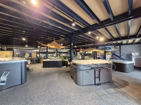 local commercial 1000m2 saint-esteve