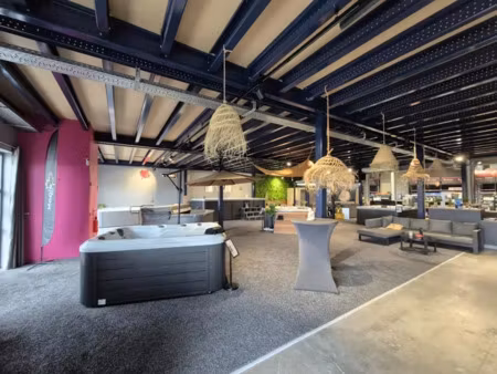 local commercial 1000m2 saint-esteve