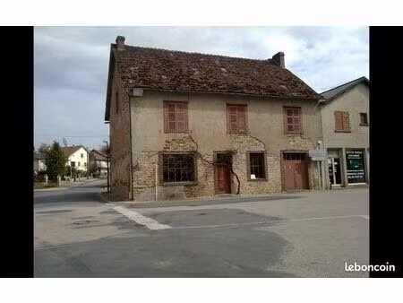 maison coeur de ville à rénover sur terrain avec grand garage / atelier en dépendance