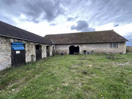 10 mns de caen ensemble immobilier boxes et bâtiments préau terrain 6800 m2