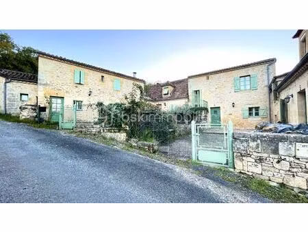 maison en pierre de 304 m² à couze-et-saint-front