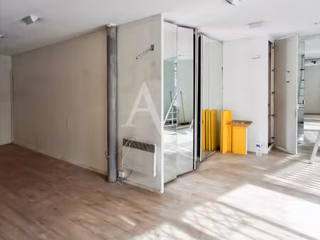 location local commercial