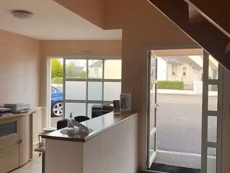 batiment professionnel à louer 168 m2 theix