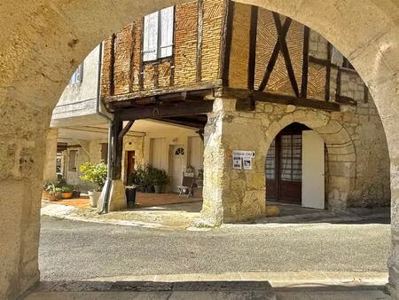 beauville grande maison au village avec colombage facade  petit jardin et dépendance