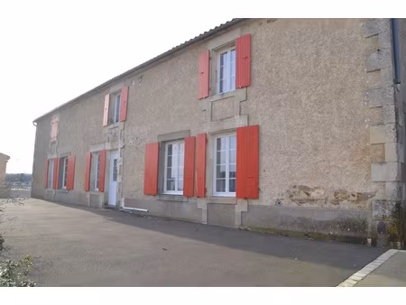 maison en pierre rénovée d'environ 260m2 avec vaste espace d