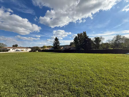 terrain viabilisé de 1151m² proche des commddités de ste livrade/lot