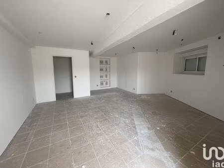 location murs commerciaux 32 m²