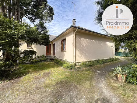 a vendre maison de plain pied - 4 chambres - un bureau - dependance - jardin - puits