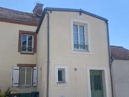 maison 83m2 avec cour privée