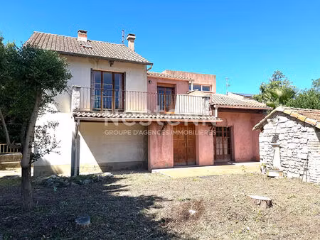 maison de 160 m2 avec 4 chambres sur une parcelle de terrain de 1432 m2