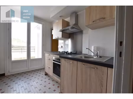 location appartement 3 pièces 71 m² à le puy-en-velay (43000)