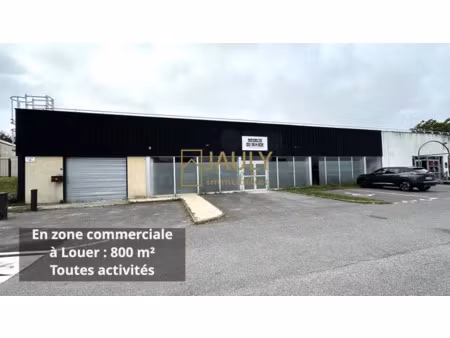 local commercial 800 m² - vitrine 20 ml - parking