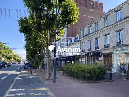 centre ville chantilly - bureau 53m2 à louer rénové en très