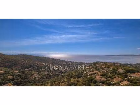 terrain les issambres (83)